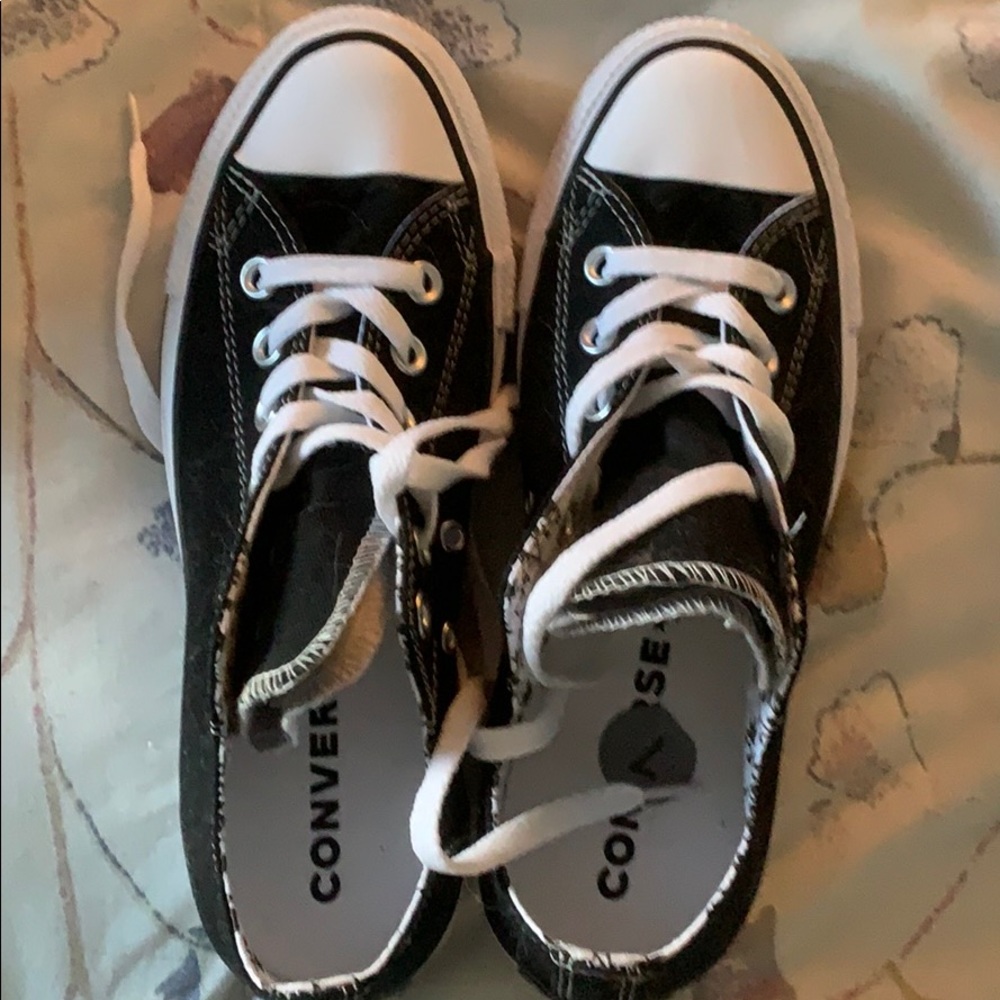 Size 7 Converse